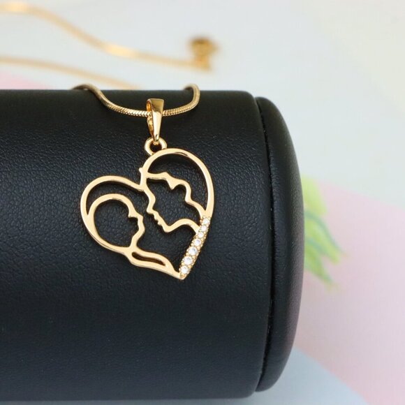 "Heart Shaped Rose Gold Pendant with Mother and Child Silhouette, XPPT1476 - Picture 6 of 13